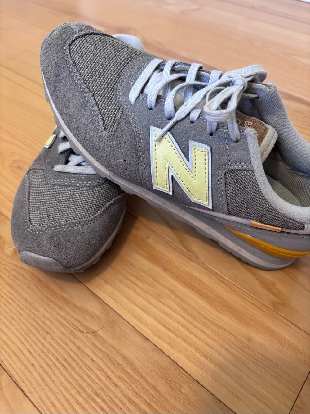 Women’s New Balance Grey Sneakers, 7.5
